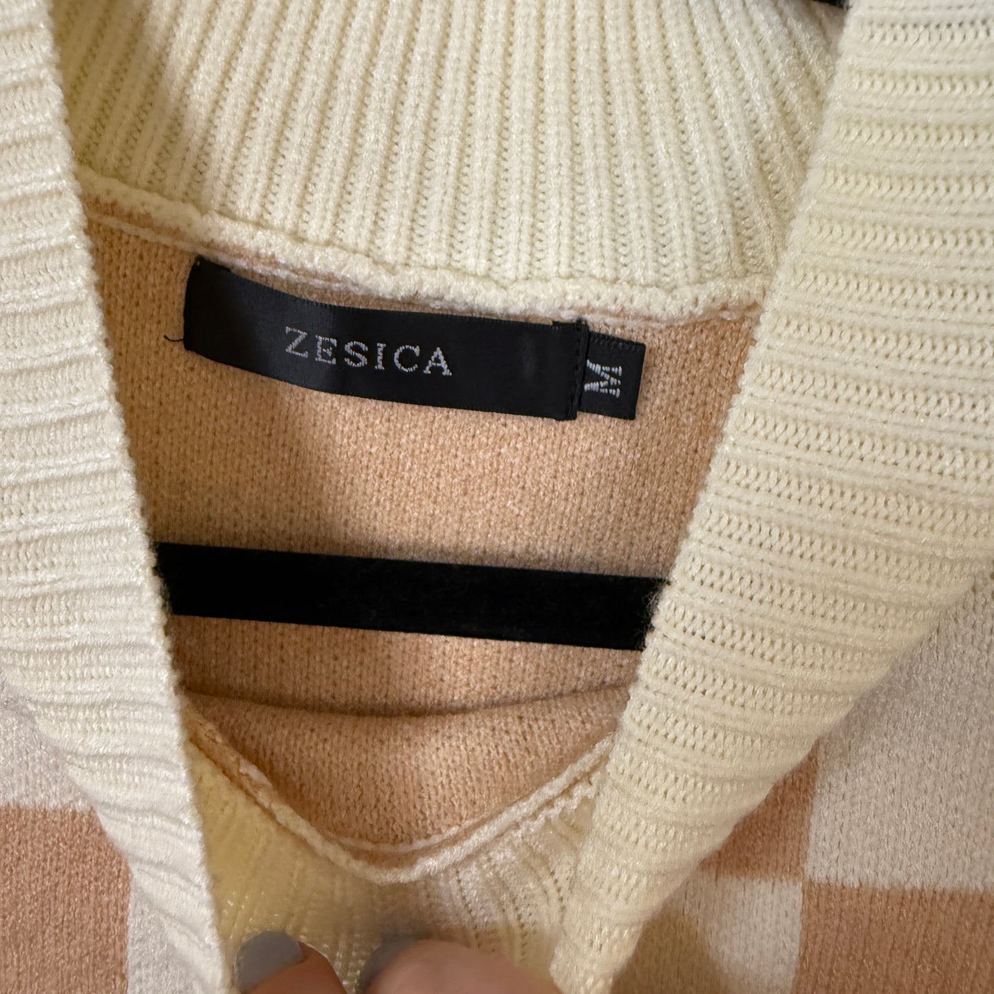 Zessica Chckered Sweater M