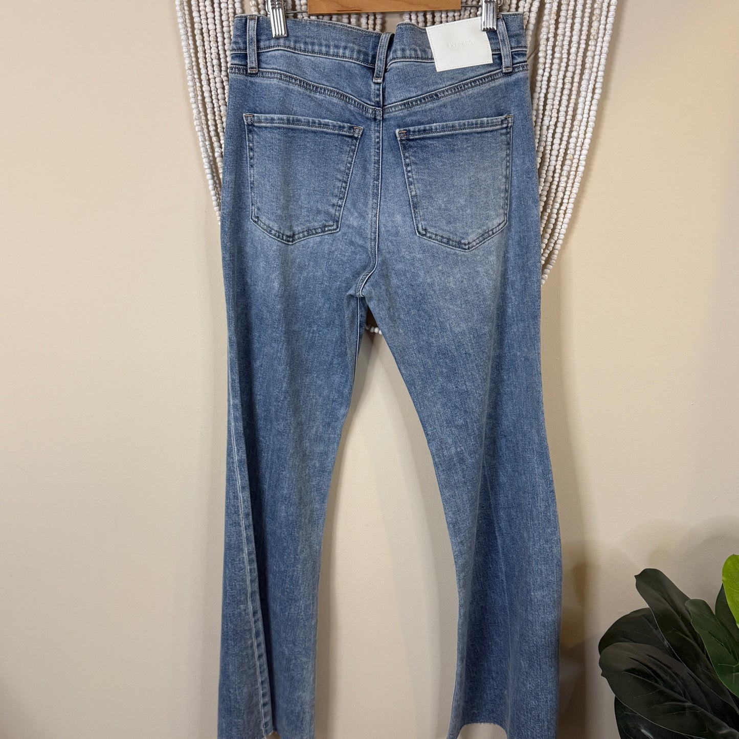 Express NWT 70s Flare Midrise Jeans Size 6 Short $88 retail