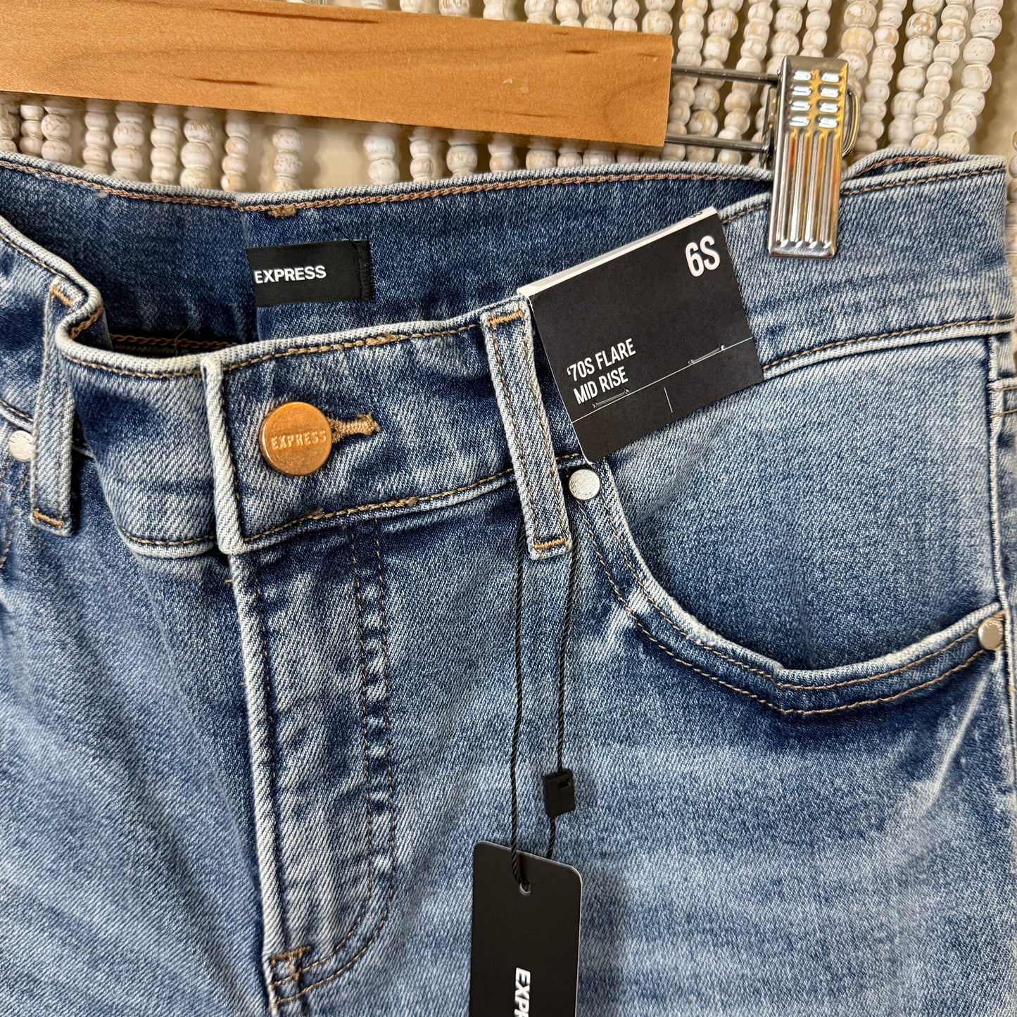 Express NWT 70s Flare Midrise Jeans Size 6 Short $88 retail