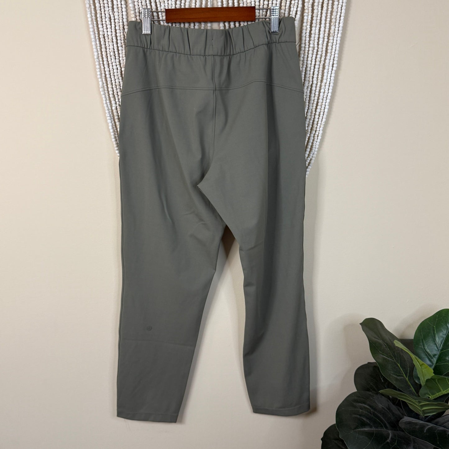 Lululemon Cropped Sage Green Jogger Pants 6